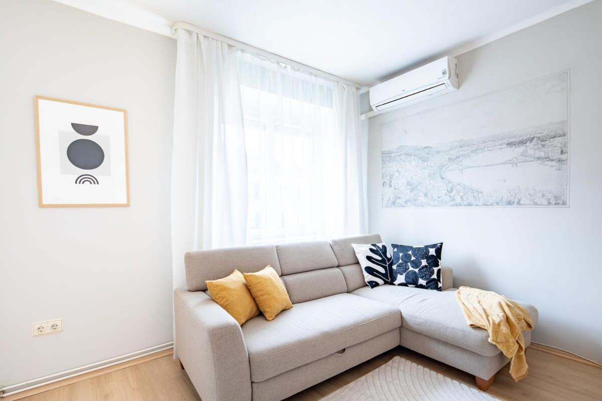 Central - Comfy - Sunny Boedapest Buitenkant foto